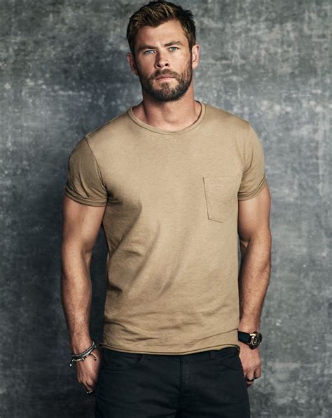 chris hemsworth casual.